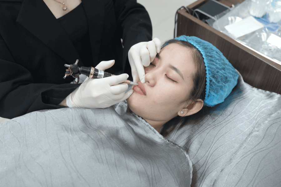 Phun môi vi chạm tại Ngọc Dung