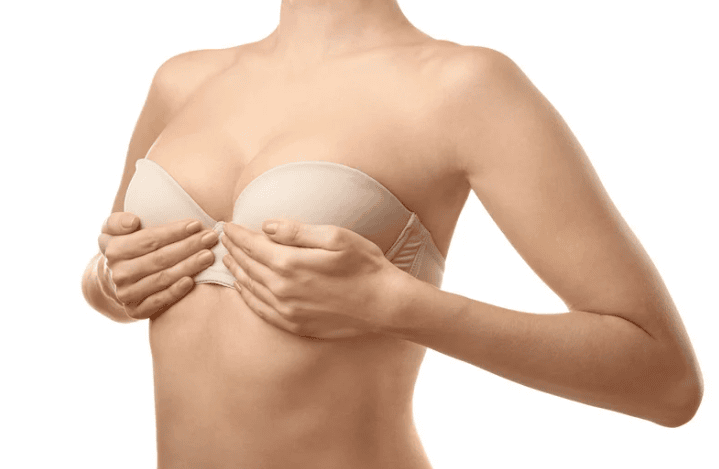 Rạn da ngực ở tuổi dậy thì có tự hết không?