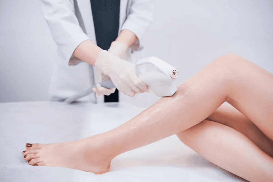 Giá triệt lông chân bao nhiêu tiền? Cập nhật chi phí mới nhất 2026 5 Mức giá cũng phụ thuộc vào cơ sở và tay nghề kỹ thuật viên