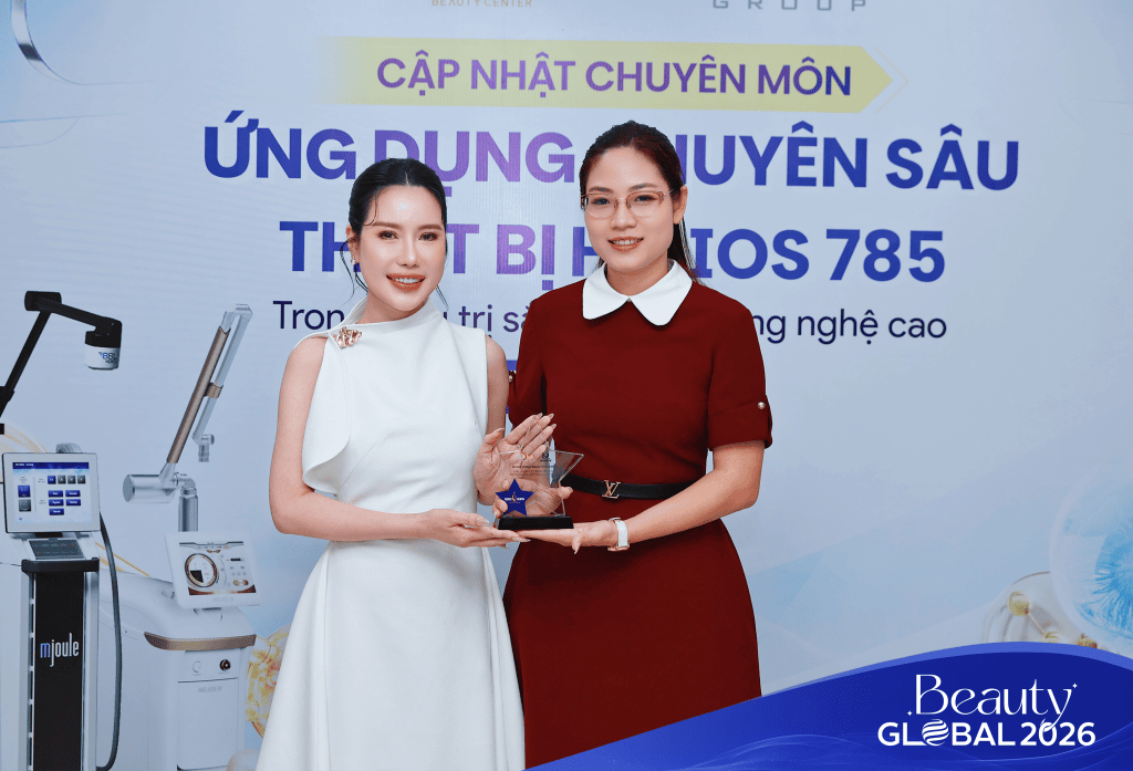 Ngọc Dung vinh dự nhận Cup "Đơn vị hàng đầu ứng dụng thiết bị Laser 785"