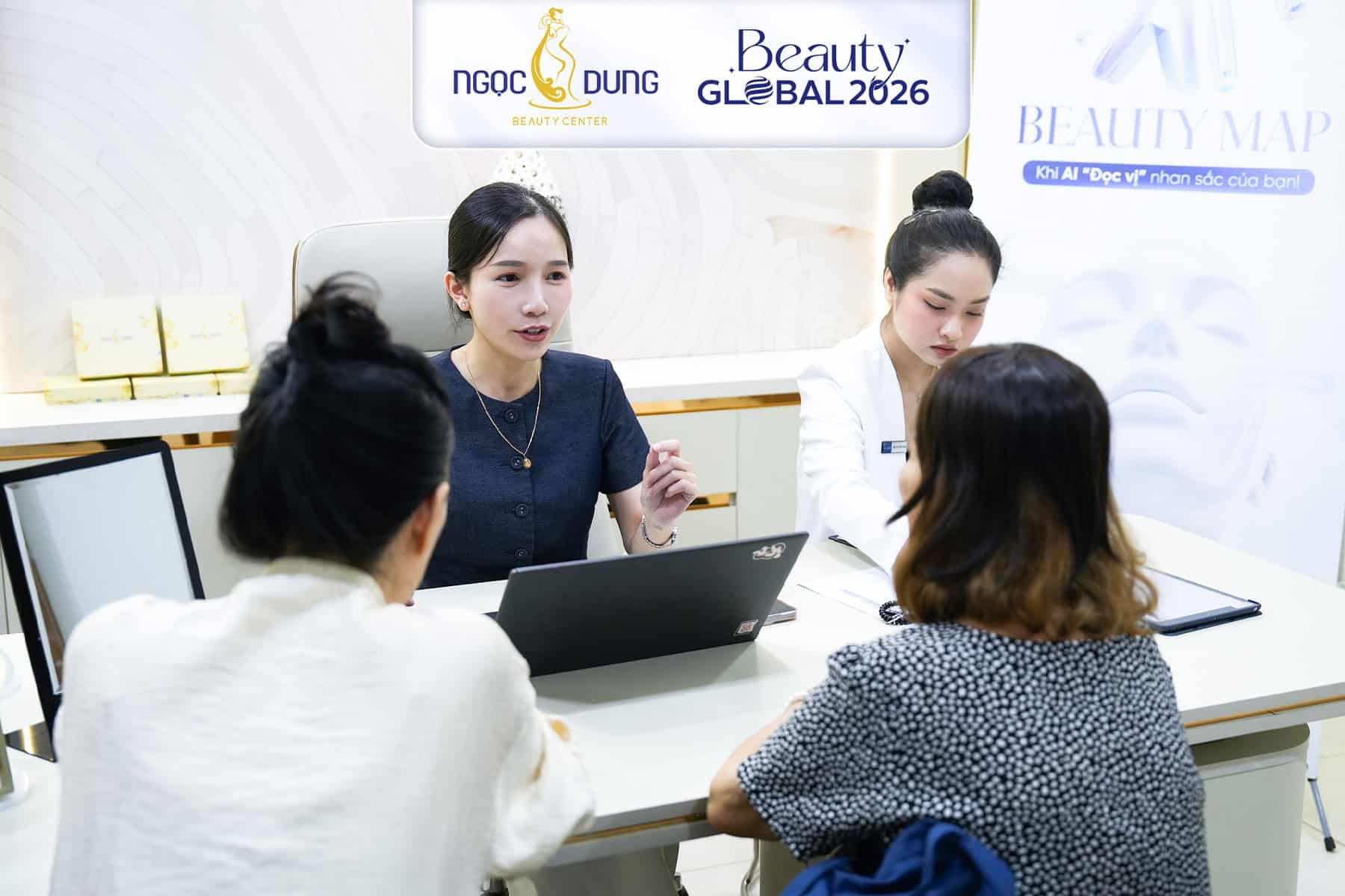 Workshop AI Beauty Map đang diễn ra sôi nổi tại Ngọc Dung 3 Khách hàng có mặt từ sớm để trải nghiệm AI Beauty Map