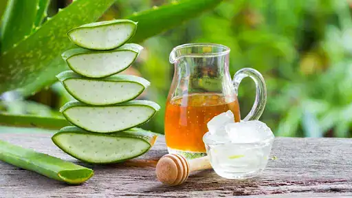 Cách làm trắng da bằng nha đam và mật ong