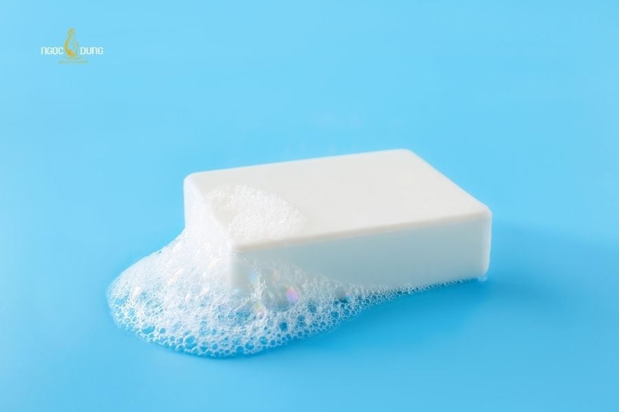 Xà bông cũng là chất thay thế được dùng phổ biến trong cách cạo râu không cần kem