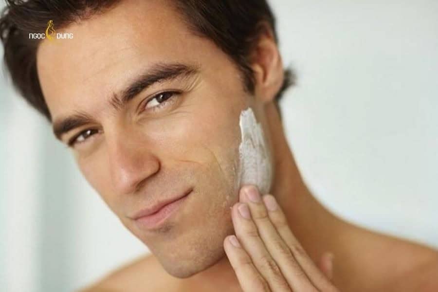 Luôn luôn chăm sóc da sau cạo râu để tránh kích ứng