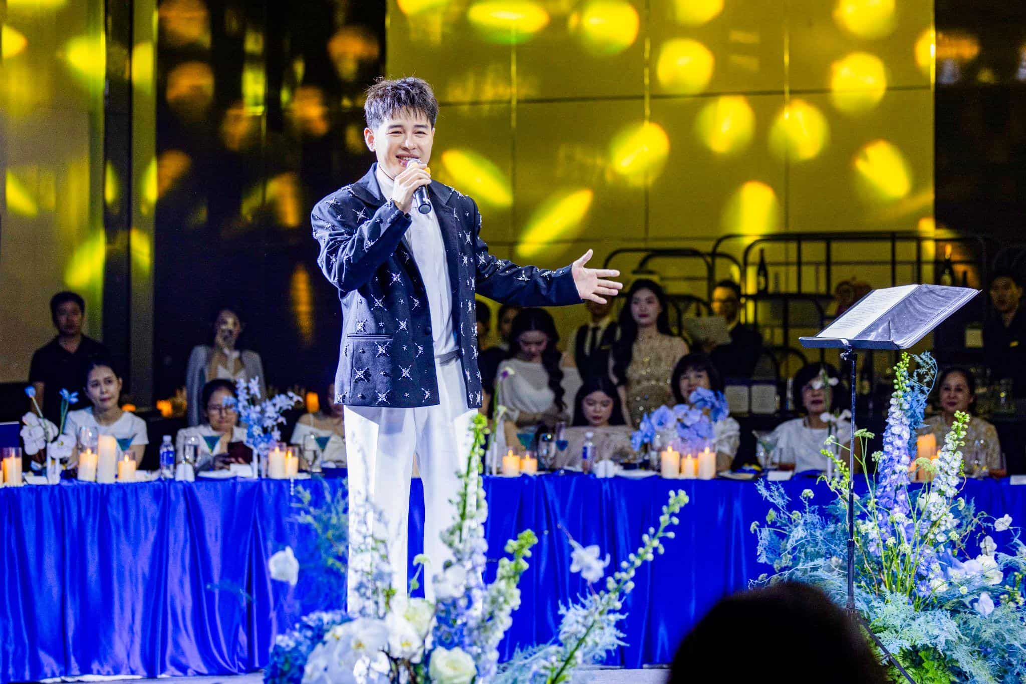 Chương trình diễn ra trọn vẹn hơn nhờ tiếng hát nội lực và đầy cảm xúc của ca sĩ Hoàng Hải