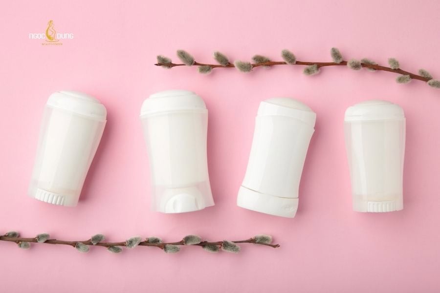 Ưu tiên dùng lăn khử mùi lành tính cho làn da nhạy cảm sau triệt