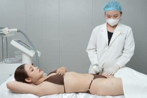 Công nghệ triệt lông tại Ngọc Dung có thể hủy gốc nang lông làm giảm mật độ lông mọc sau điều trị