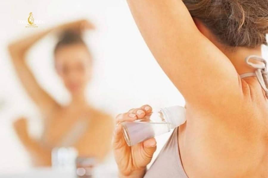 Lăn khử mùi sẽ kiểm soát mùi hôi tạm thời