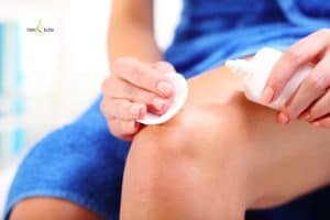 Cách tẩy lông chân bằng oxy già thường hỗ trợ làm nhạt màu lông