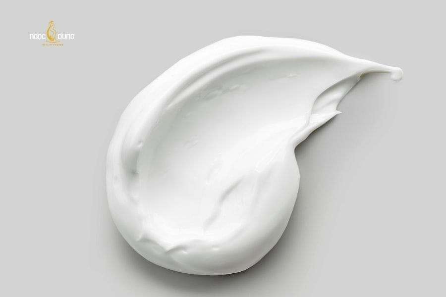 Nên test kem tẩy lông vùng kín nam trên vùng da nhỏ trước khi áp dụng trên diện rộng