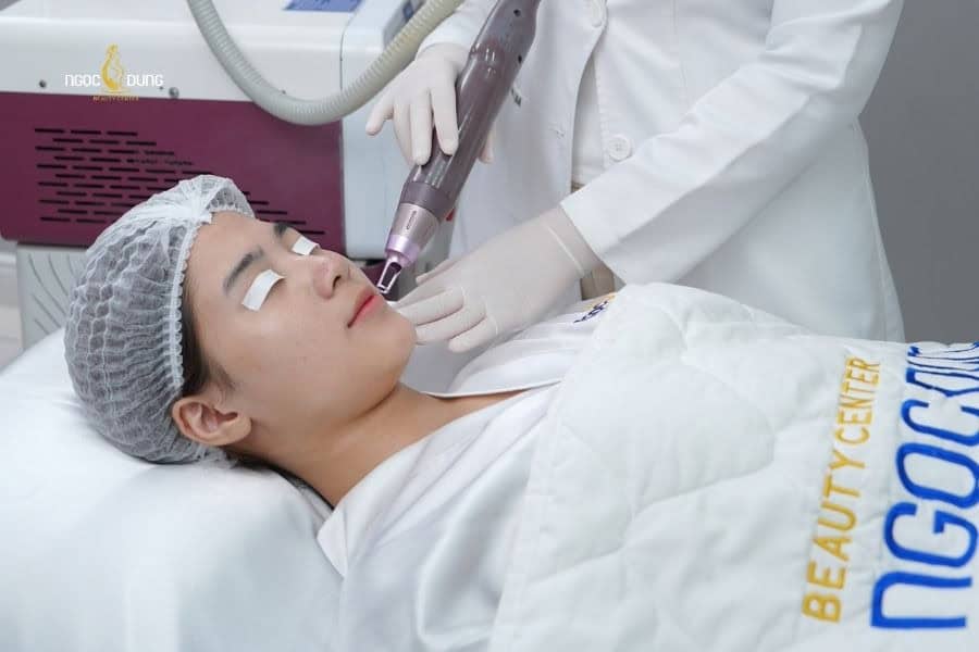 Nốt ruồi ở lòng bàn chân nam và nữ là tốt hay xấu? 9 Ngọc Dung là một trong những địa chỉ xóa nốt ruồi uy tín mà bạn có thể cân nhắc