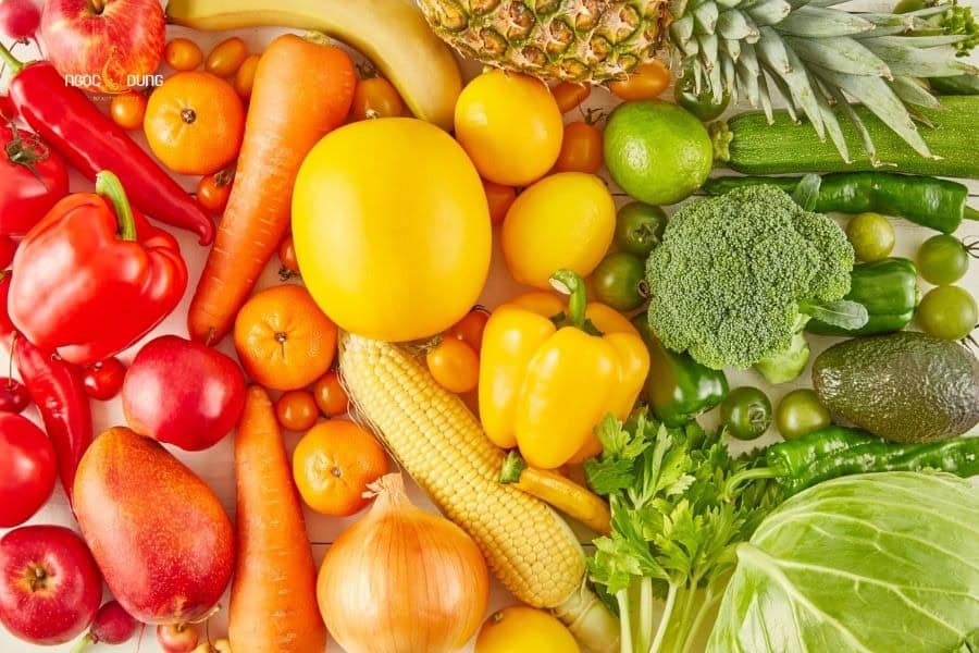 Xăm môi có được ăn cá không? Thời gian kiêng cữ và lời khuyên 6 Hãy bổ sung thật nhiều rau củ và trái cây để giúp môi lên màu chuẩn và hồi phục nhanh hơn