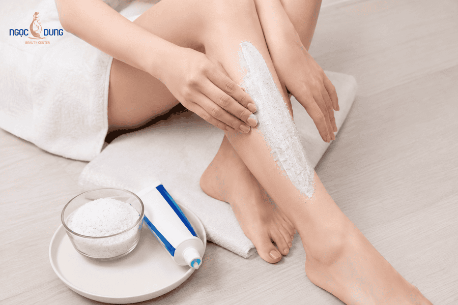 Cách tẩy lông chân không mọc lại bằng kem đánh răng và muối