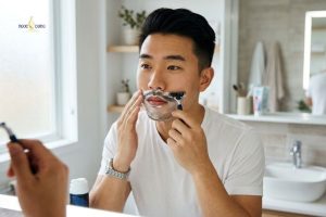 Có thể cạo ria mép ở tuổi dậy thì nhưng cần thực hiện đúng kỹ thuật để tránh kích ứng