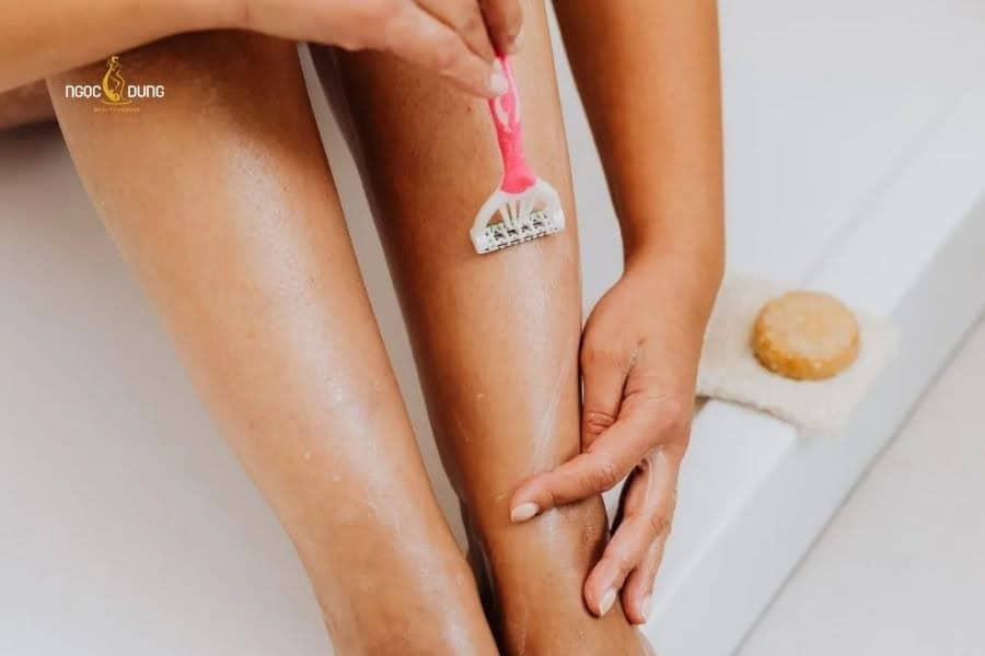 Hướng dẫn cách cạo lông chân đúng cách và hiệu quả nhanh 5 chi nen cao long chan 1 2 lan trong thang