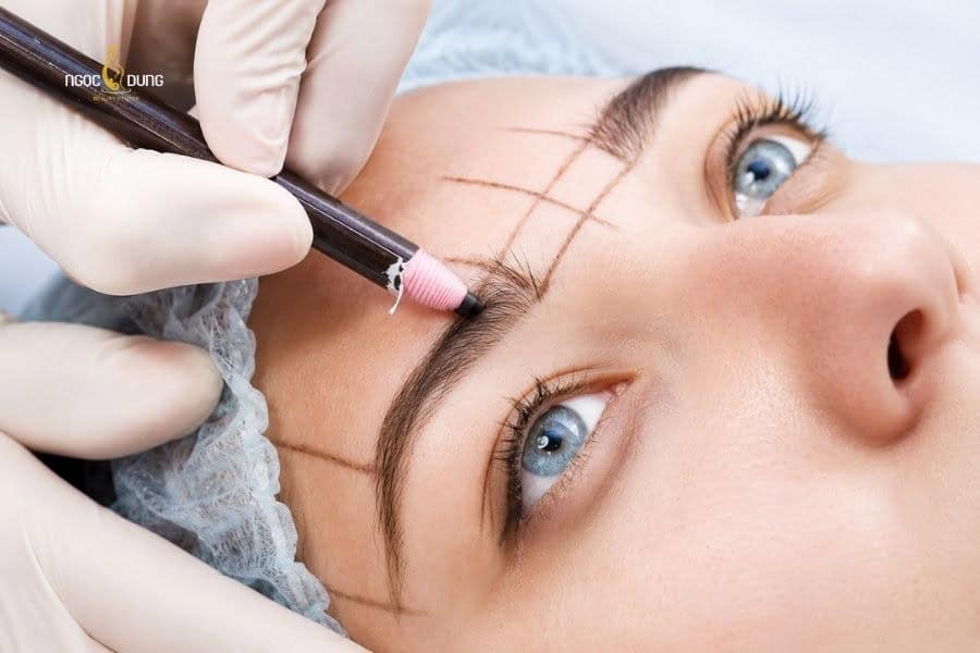 Định hình chân mày là gì? Phương pháp tạo dáng mày đẹp 4 Định hình lông mày giúp tiết kiệm thời gian trang điểm mỗi ngày