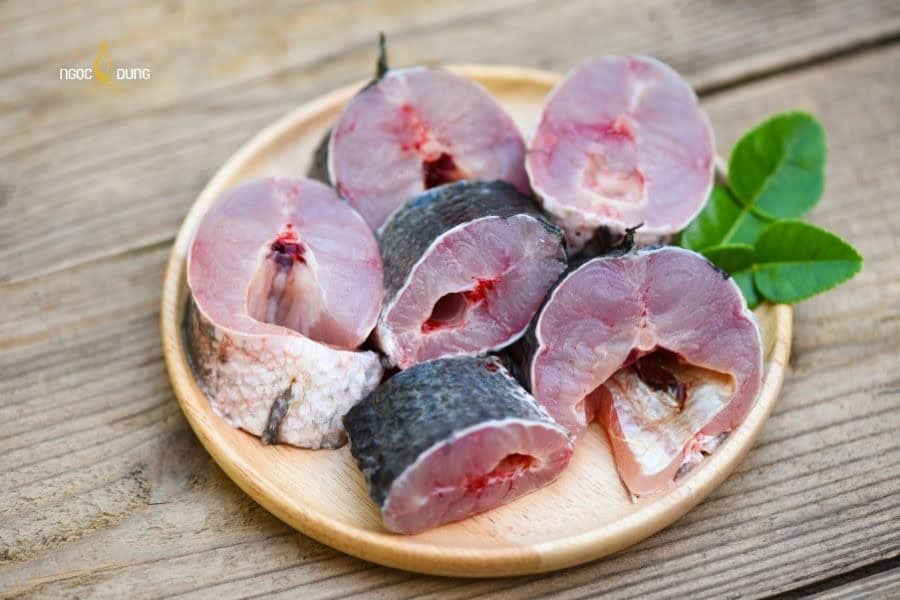 Xăm môi có được ăn cá không? Thời gian kiêng cữ và lời khuyên 3 Nên kiêng cá đồng và cá nước ngọt từ 7 đến 14 ngày sau phun môi