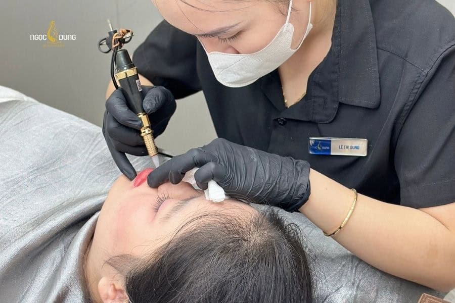 Có nên phun môi không? Ưu nhược điểm và những lưu ý 12 Ngọc Dung mang đến dịch vụ phun môi an toàn và kết quả vượt trội cho khách hàng