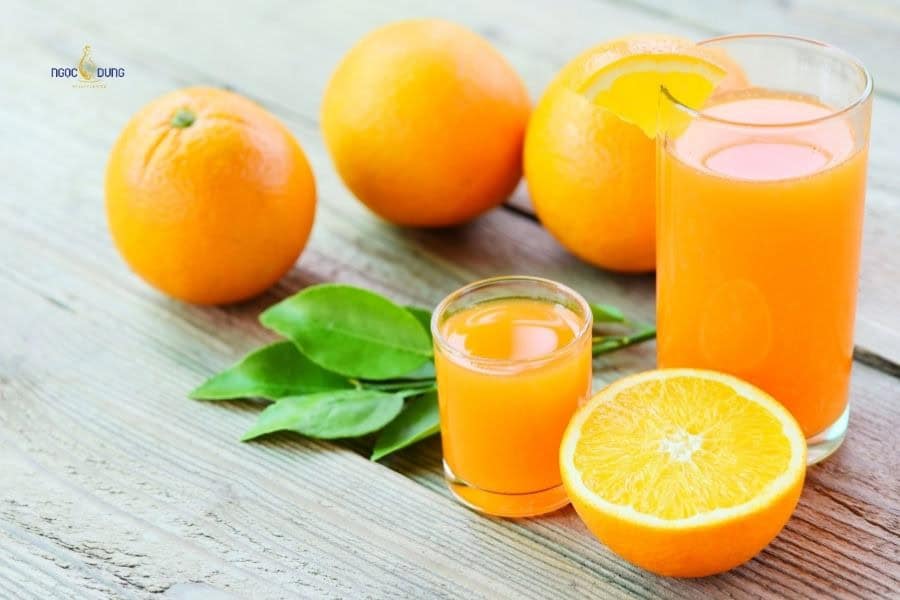 Xăm môi có được uống nước dừa không? Bí quyết lên màu 6 Có thể uống thêm cam vắt để giúp môi hồi phục sau phun xăm nhanh hơn