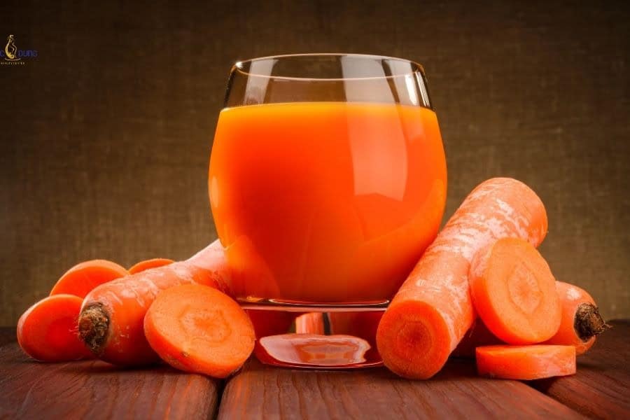 Xăm môi có được uống nước dừa không? Bí quyết lên màu 7 Nước ép cà rốt cũng là một lựa chọn hỗ trợ môi phục hồi nhanh sau phun xăm hiệu quả