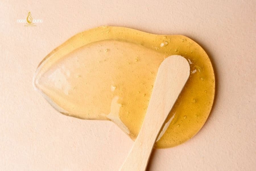 Cách wax râu cho nam tại nhà chuẩn an toàn và không đau 4 Wax râu làm lông mọc lại mảnh và mềm hơn