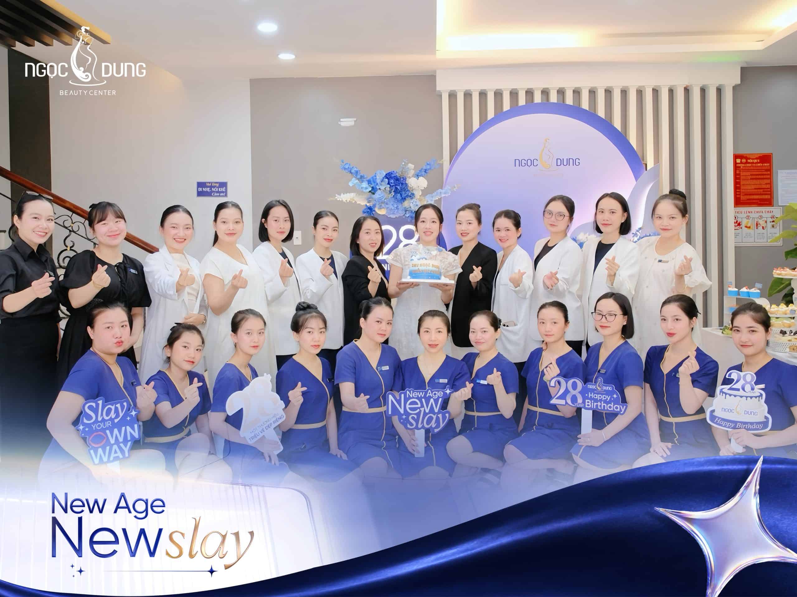 Ngọc Dung tuổi 28: Niềm vui lan tỏa cùng khách hàng trên toàn hệ thống 7 Khoảnh khắc gắn kết giữa Ngọc Dung và khách hàng trong ngày sinh nhật