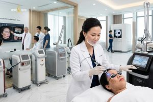 Công nghệ điều trị và đội ngũ chuyên môn ảnh hưởng đến giá điều trị nám cuối cùng