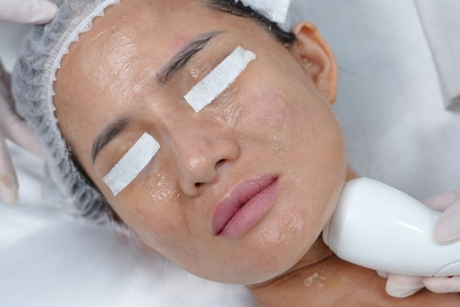 Trẻ hóa da đa tầng kết hợp nhiều công nghệ chuyên sâu, hướng đến khả năng cải thiện làn da toàn diện và hài hòa hơn
