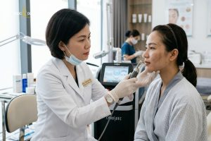 Trị thâm tại thẩm mỹ viện có chuyên gia da liễu chuyên môn cao